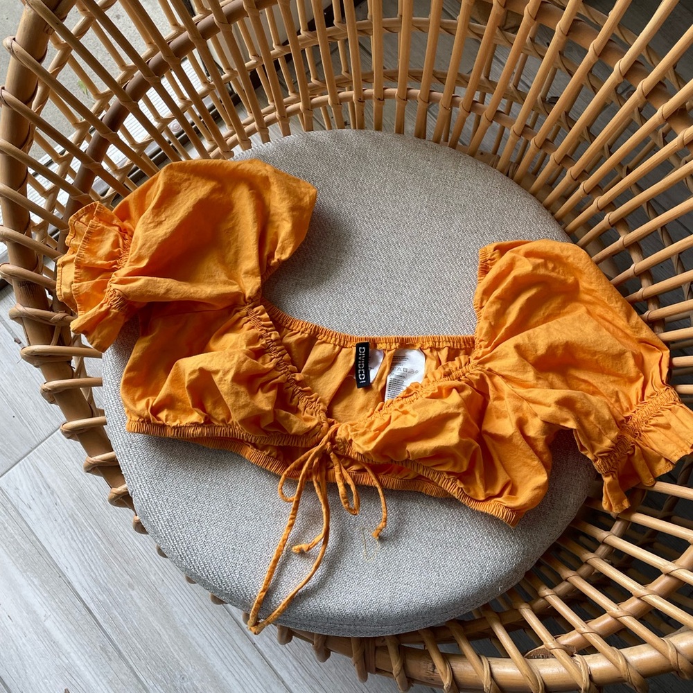 H & M 🍊Crop Top